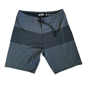 Billabong Men’s Gray/Black Men’s Swim Trunks size 29